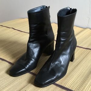 Stuart Weitzman black leather heeled boots